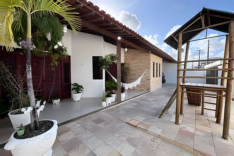 Casa de Alto Nivel con 270m² - Perfecta para Familias