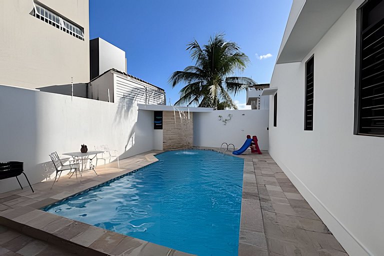 Casa de Alto Nivel con 270m² - Perfecta para Familias