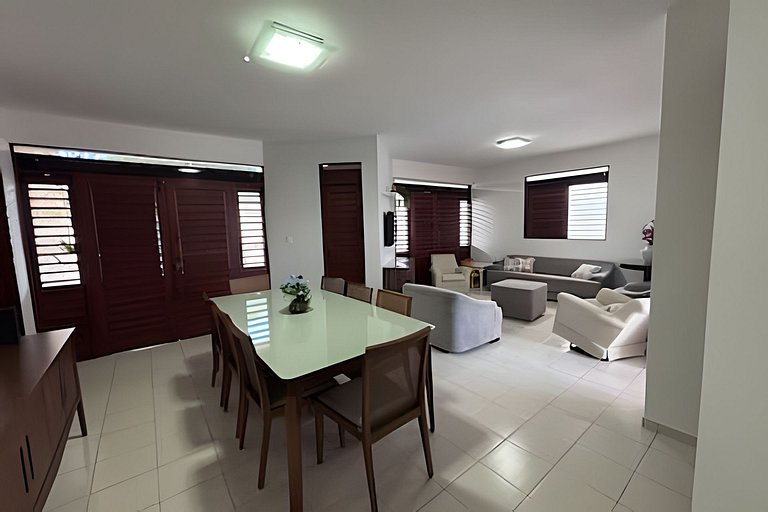 Casa de Alto Padrão com 270m² - Perfeita para Famílias