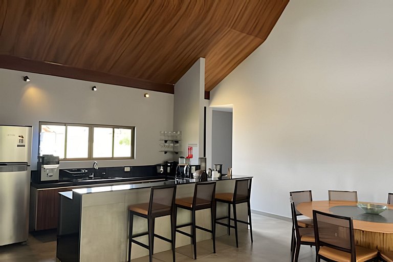 Casa Belga: Residencia de Alto Nivel en el Condominio Yes Ba