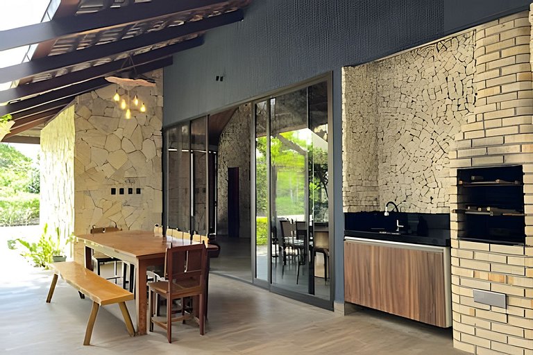 Casa Belga: Residencia de Alto Nivel en el Condominio Yes Ba