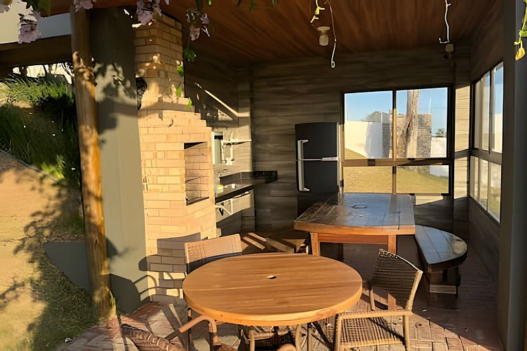 Casa Belga: Residencia de Alto Nivel en el Condominio Yes Ba